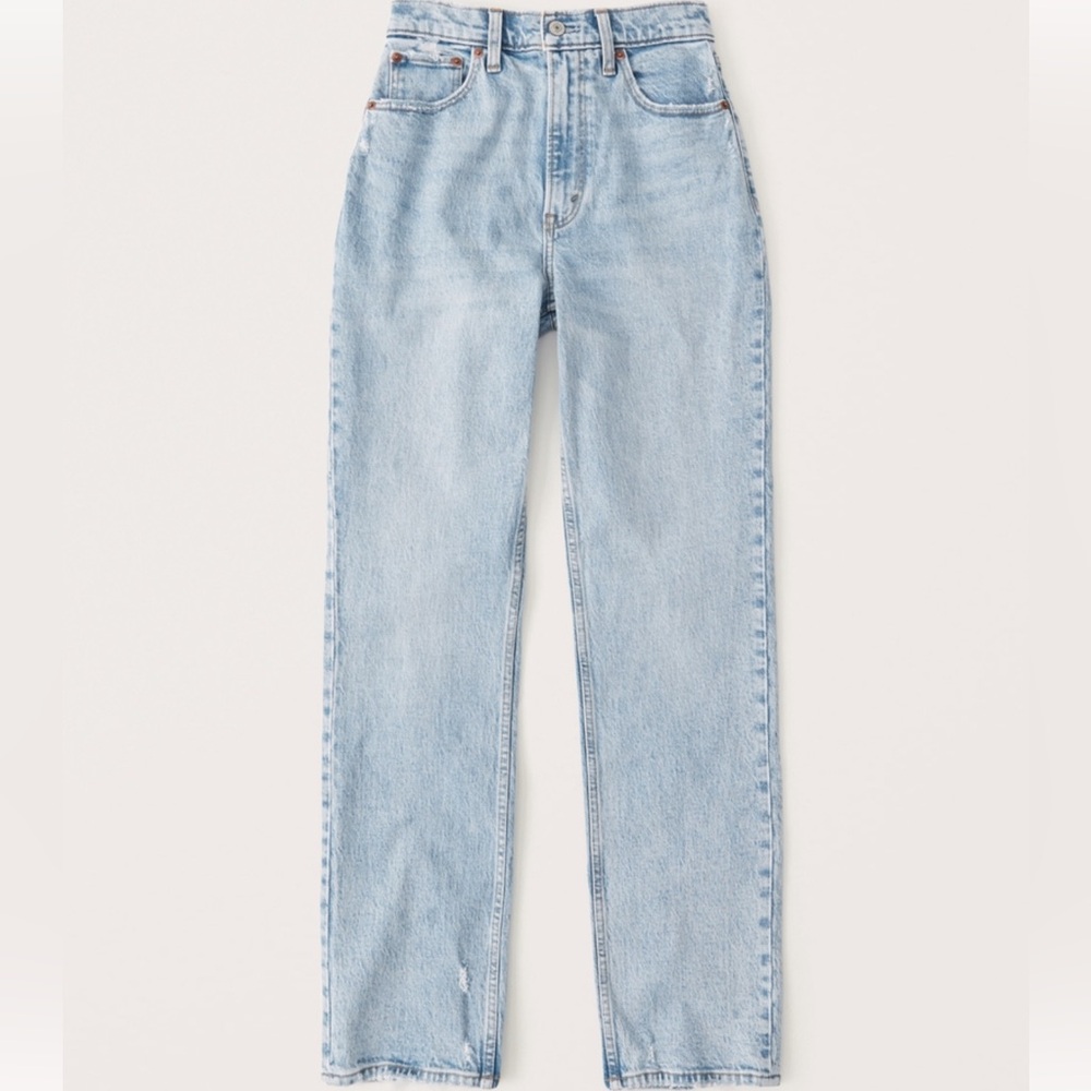 A&F Curve Love Ultra High Rise 90s Straight Jean’s Light Wash 18/34